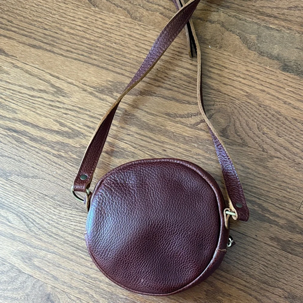 Portland Leather Round Crossbody Bag - Brown